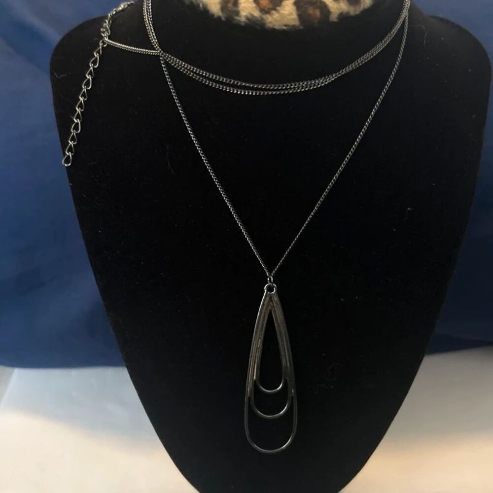Black Layered Teardrop Pendant Necklace